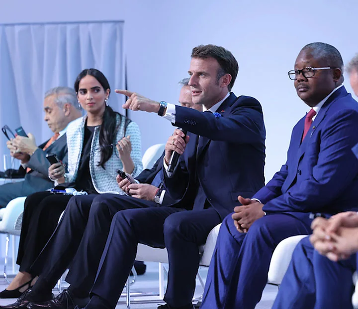 Painel de lideranças internacionais no Paris Peace Forum apoiado pela MCI